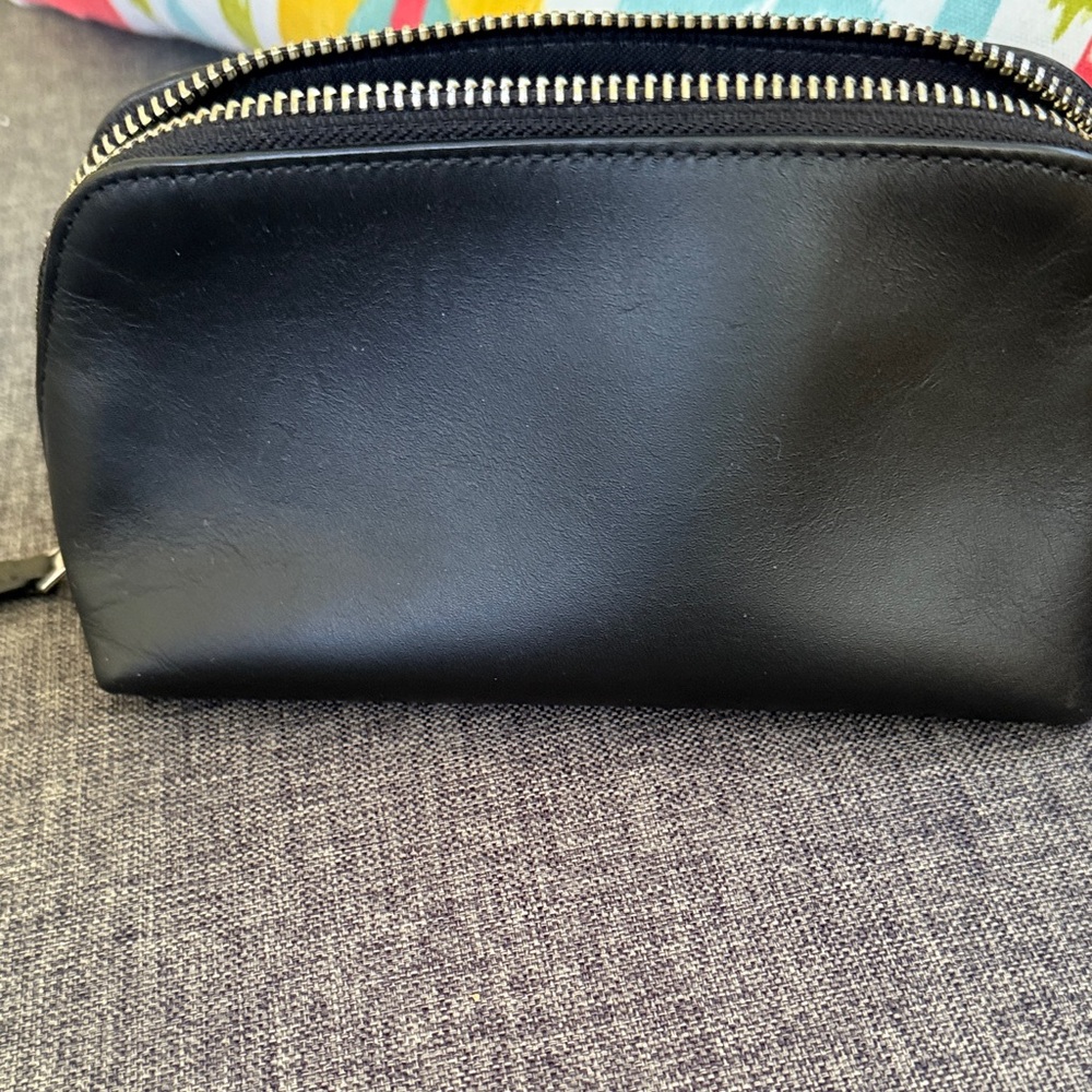 Coach Peanuts Black Cosmetic Bag with Yellow Woodstock LEATHER new - Picture 5 of 9